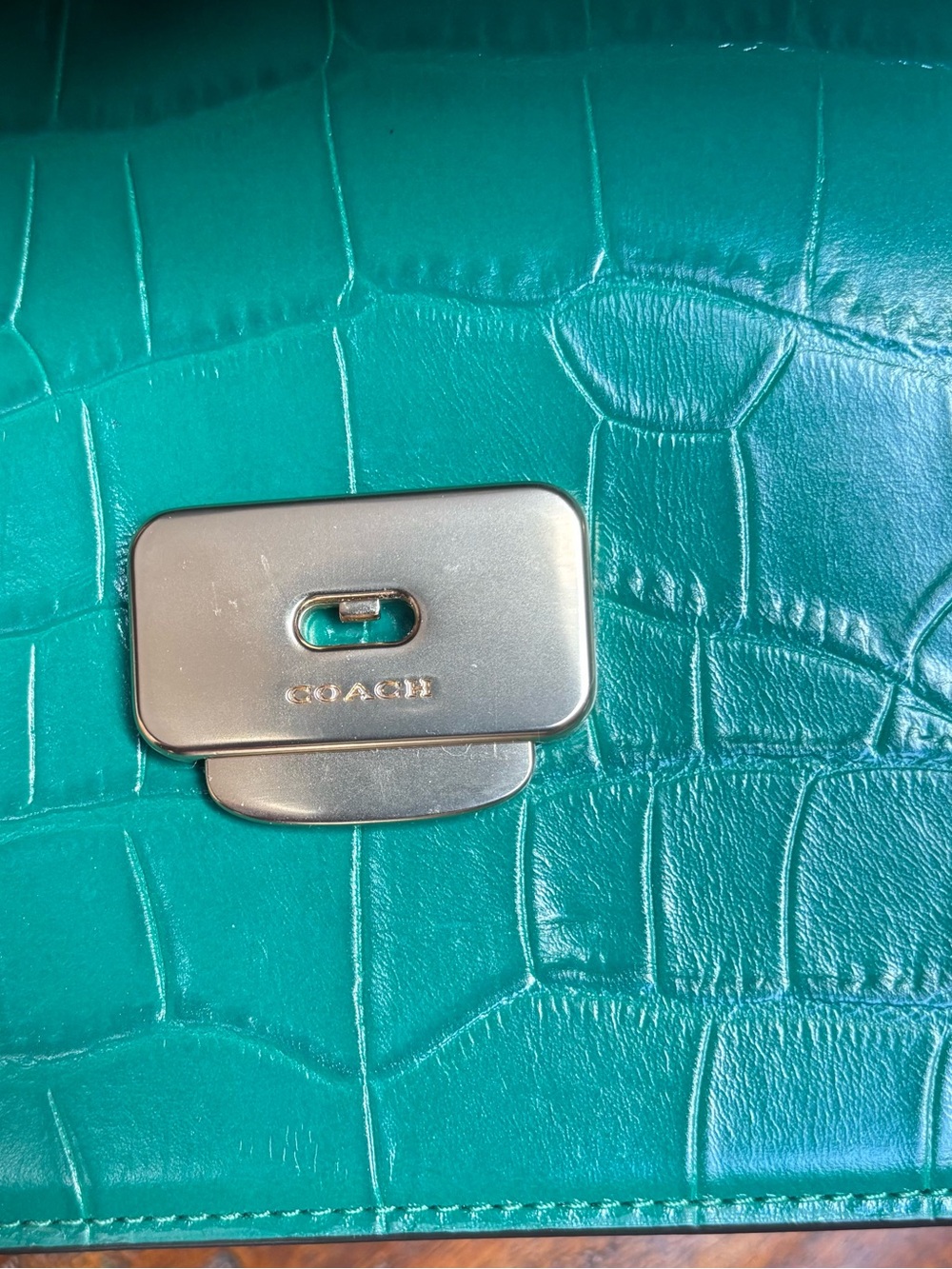 Coach Green Croc-Embossed Leather Shoulder Bag with Gold-Tone Hardware - Picture 7 of 12
